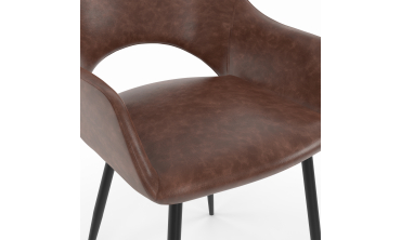 Chaises Rebecca avec accoudoirs en similicuir marron et pieds métal - lot de 2 Chaises Rebecca avec accoudoirs en similicuir marron et pieds métal - lot de 2