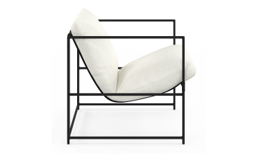 Fauteuil Penelope en tissu blanc et pieds métal noirs