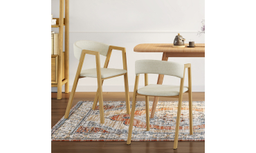 Chaises Enola avec accoudoirs en tissu beige et pieds effet bois - lot de 4