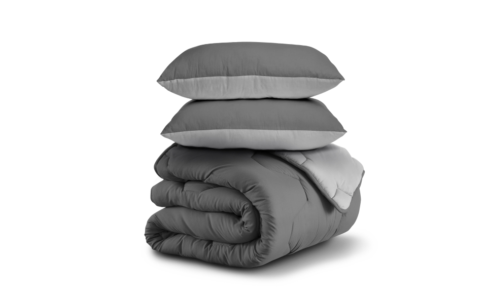 Couette chaude réversible bicolore grise 240x260cm - microfibres 300 g/m2 + 2 oreillers mi-ferme