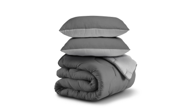 Couette chaude réversible bicolore grise 200x200cm - microfibres 300 g/m2 + 2 oreillers